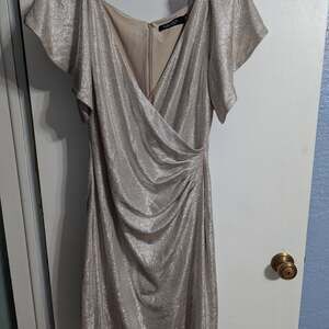EUC RALPH LAUREN Womens Silver Metallic Crossover A-Line Cocktail Dress Size 8